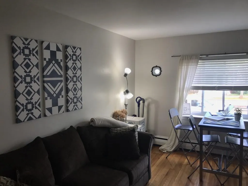 2012 Commonwealth Ave, Brighton