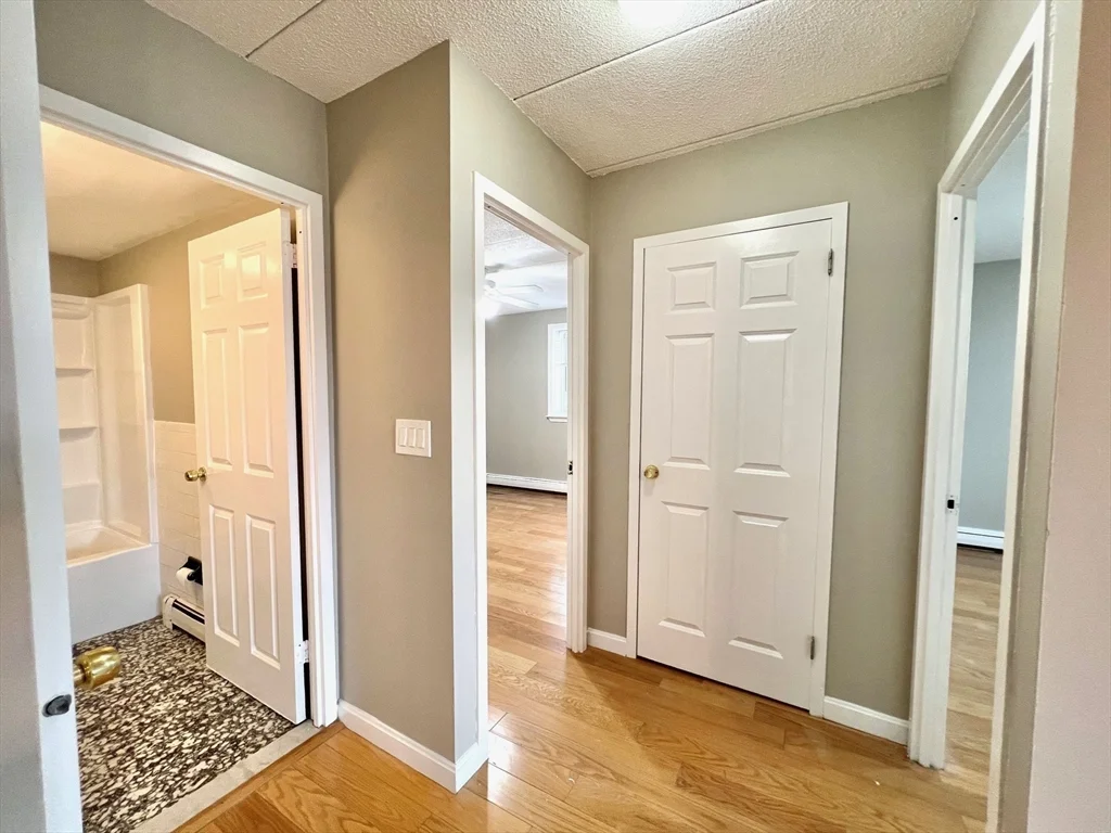 4 Hawes St, Revere