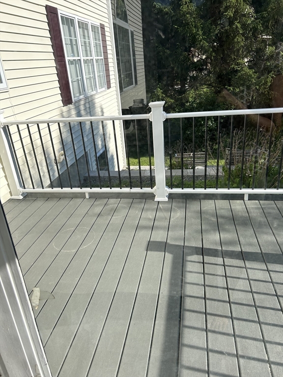 3 Gooseneck Ln, Westford