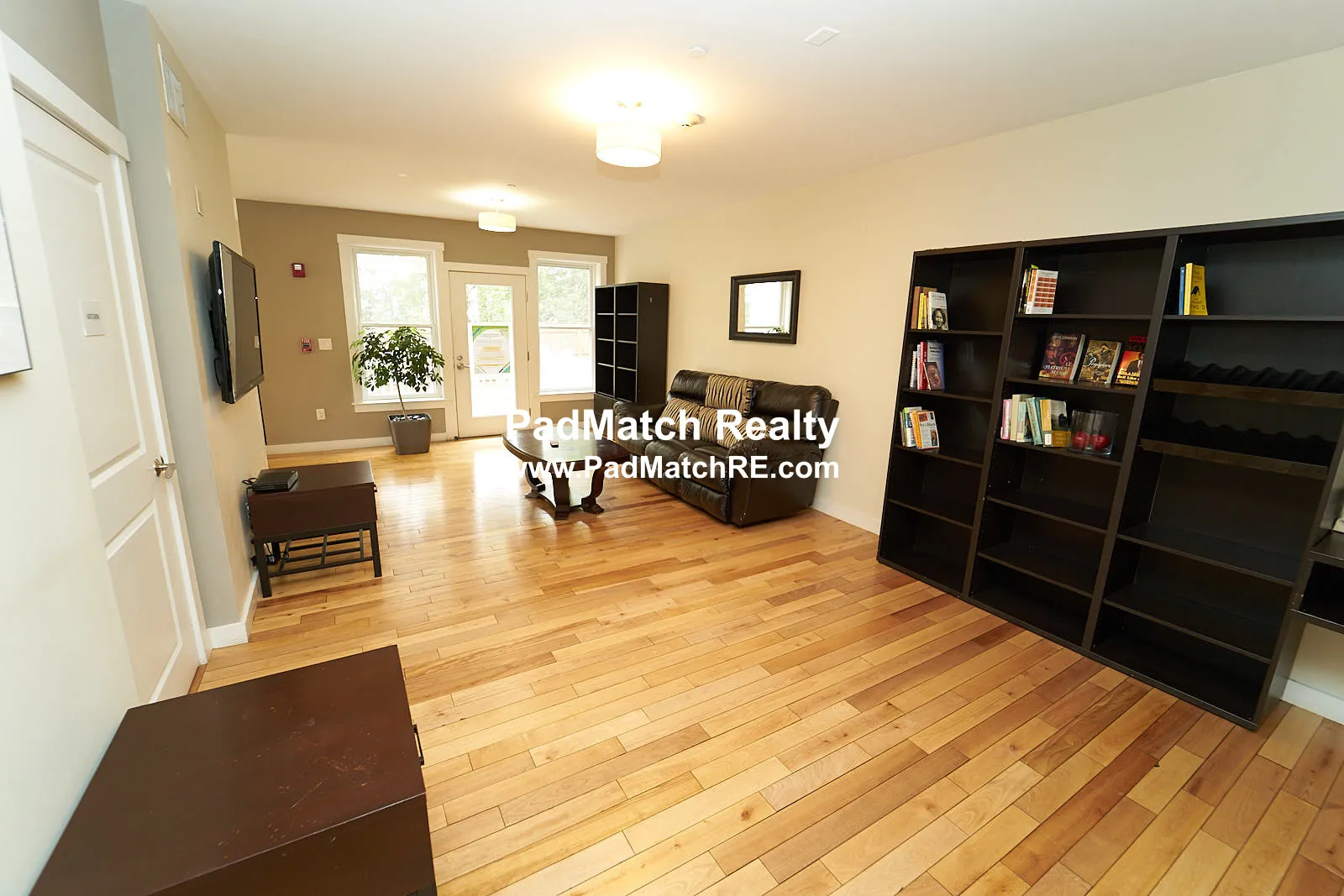 87 New St, Neighborhood Nine