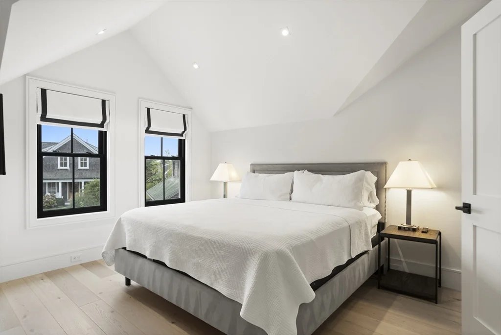 3 Old Mill Ct, Nantucket