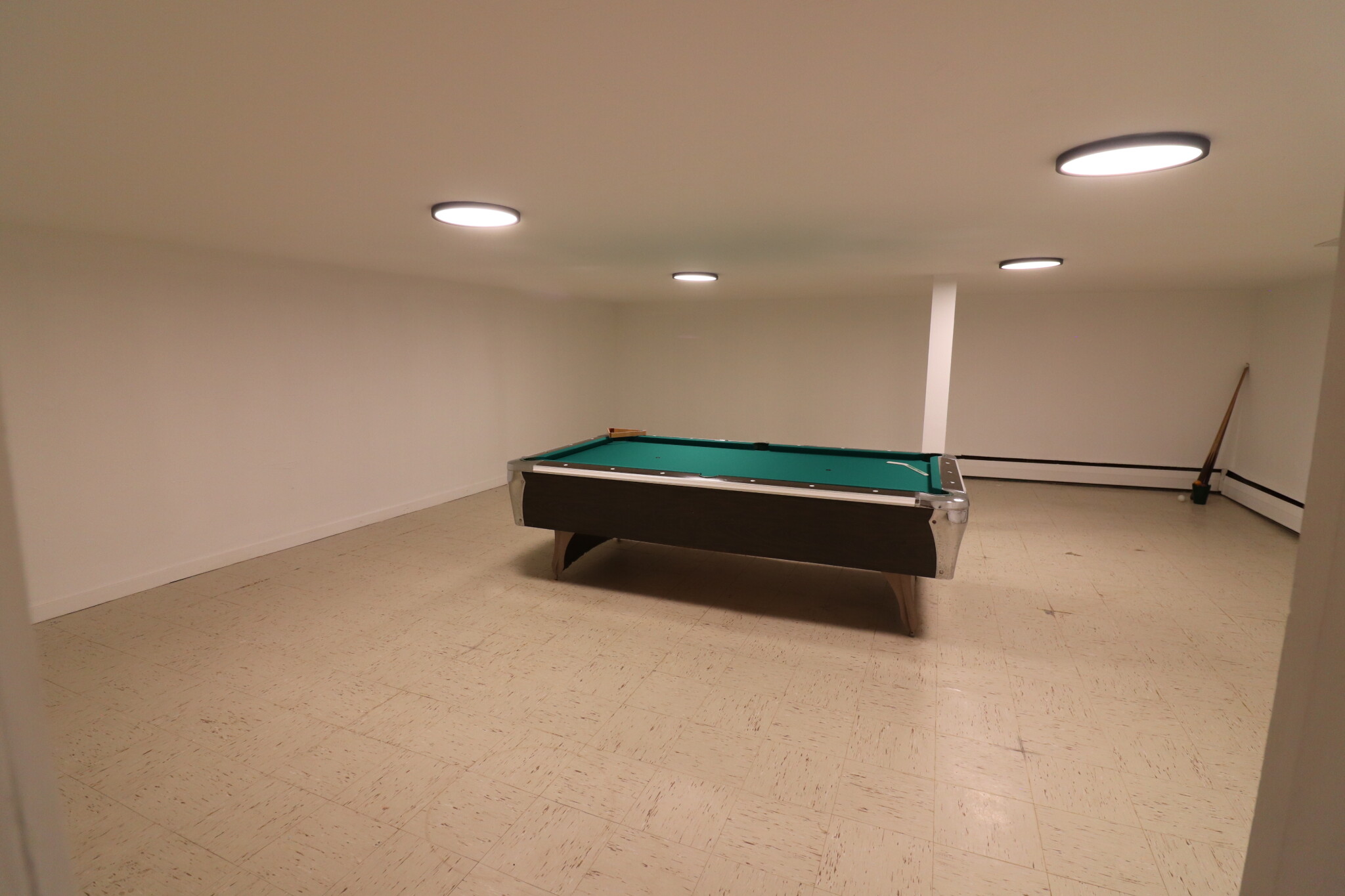 198 Wolcott Rd, Chestnut Hill