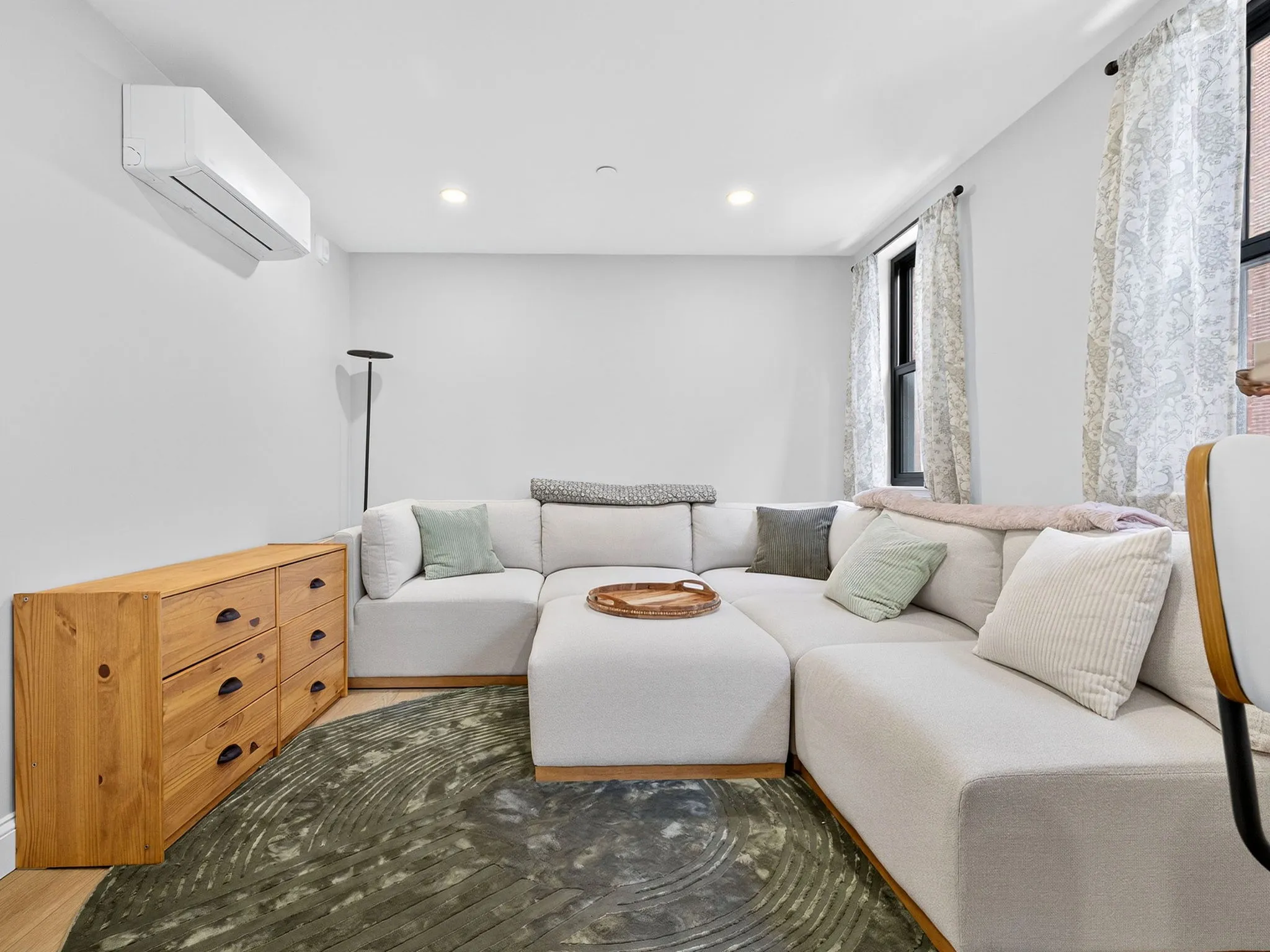 176 Salem St, North End