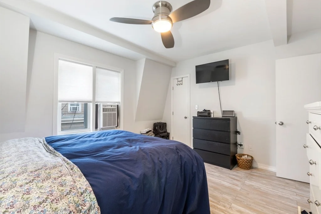 63 Bolton St, South Boston