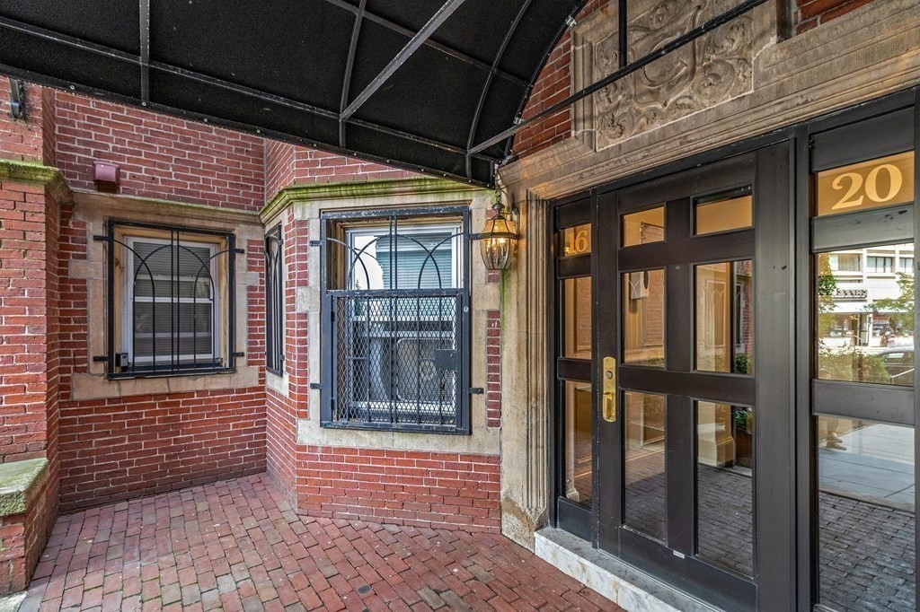 16 Westland Ave, Fenway