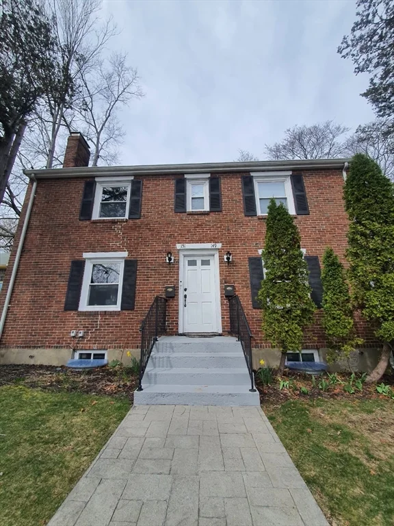 149 Lowell Ave, Newtonville