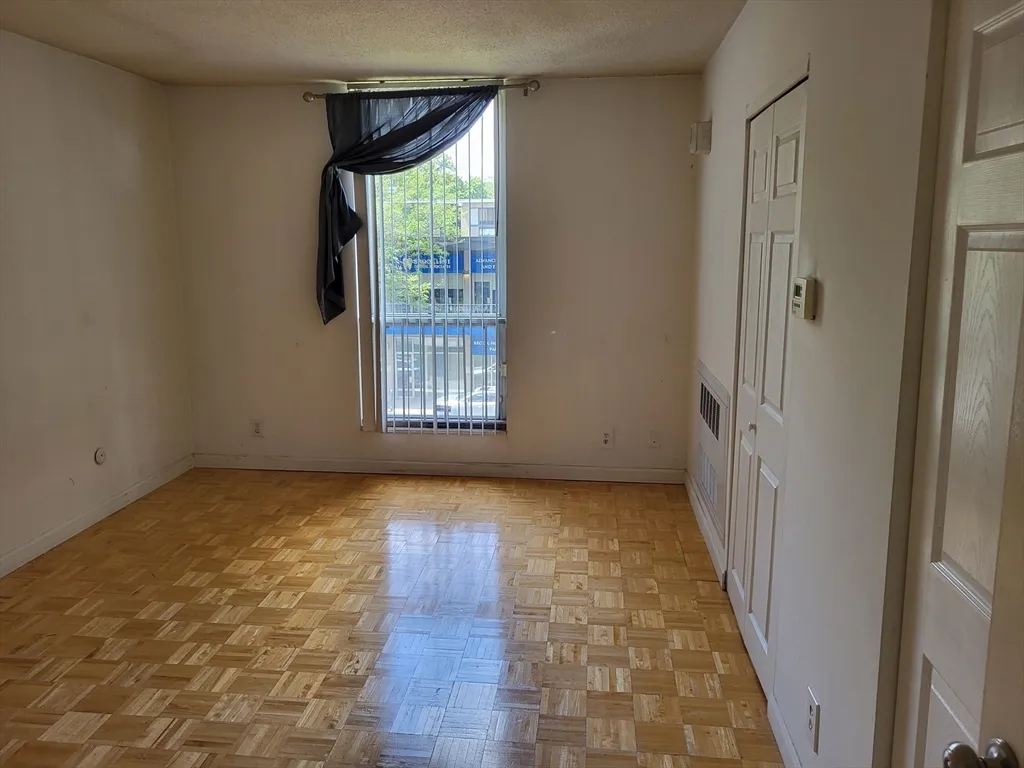 33 Pond Ave, Brookline Village