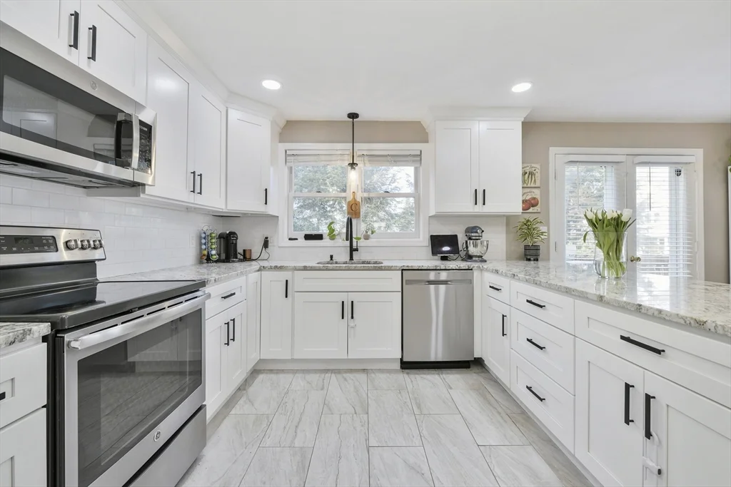 1045 Washington St, Newton