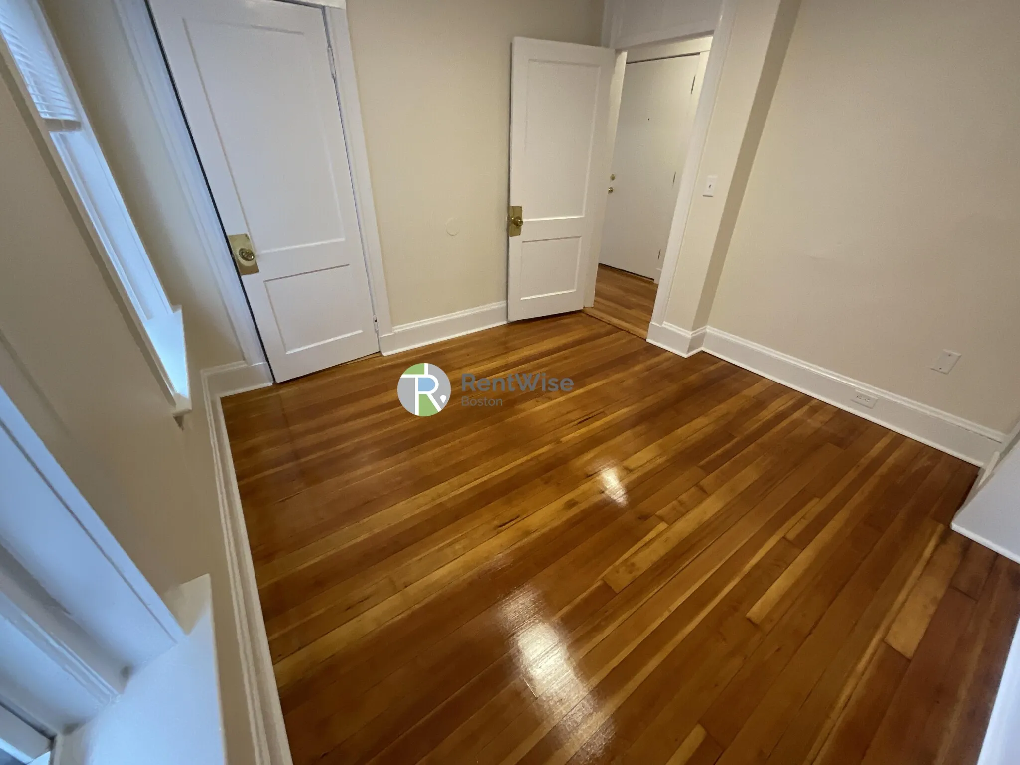 6 Barrows St, Allston