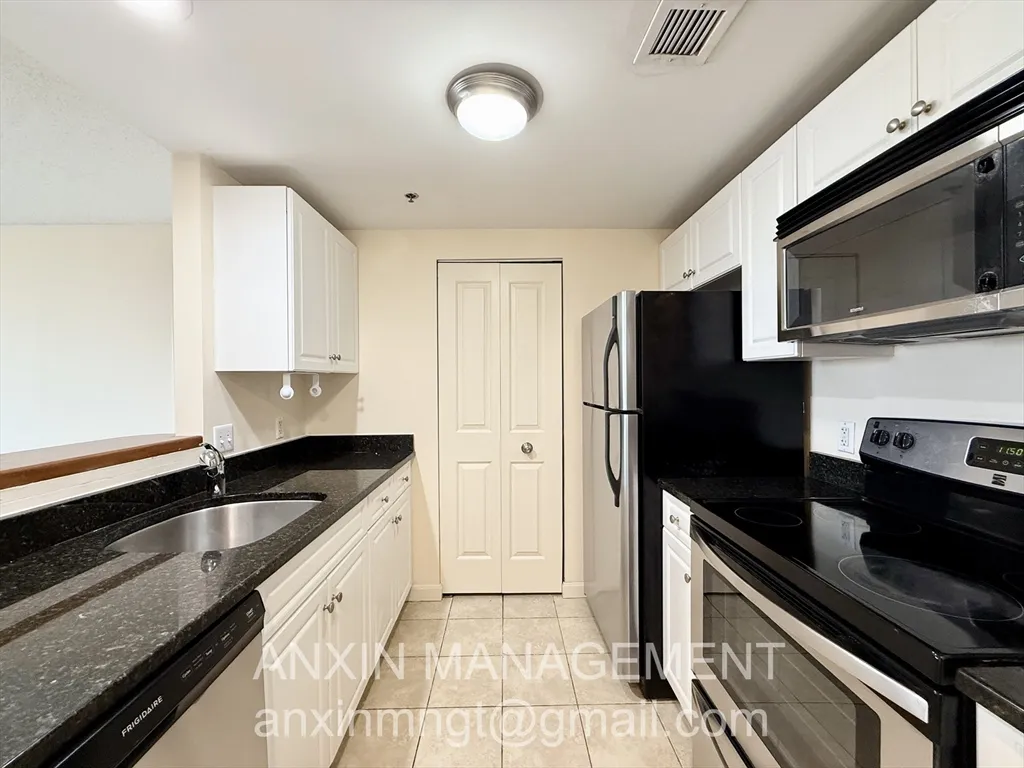 10 Museum Way, East Cambridge