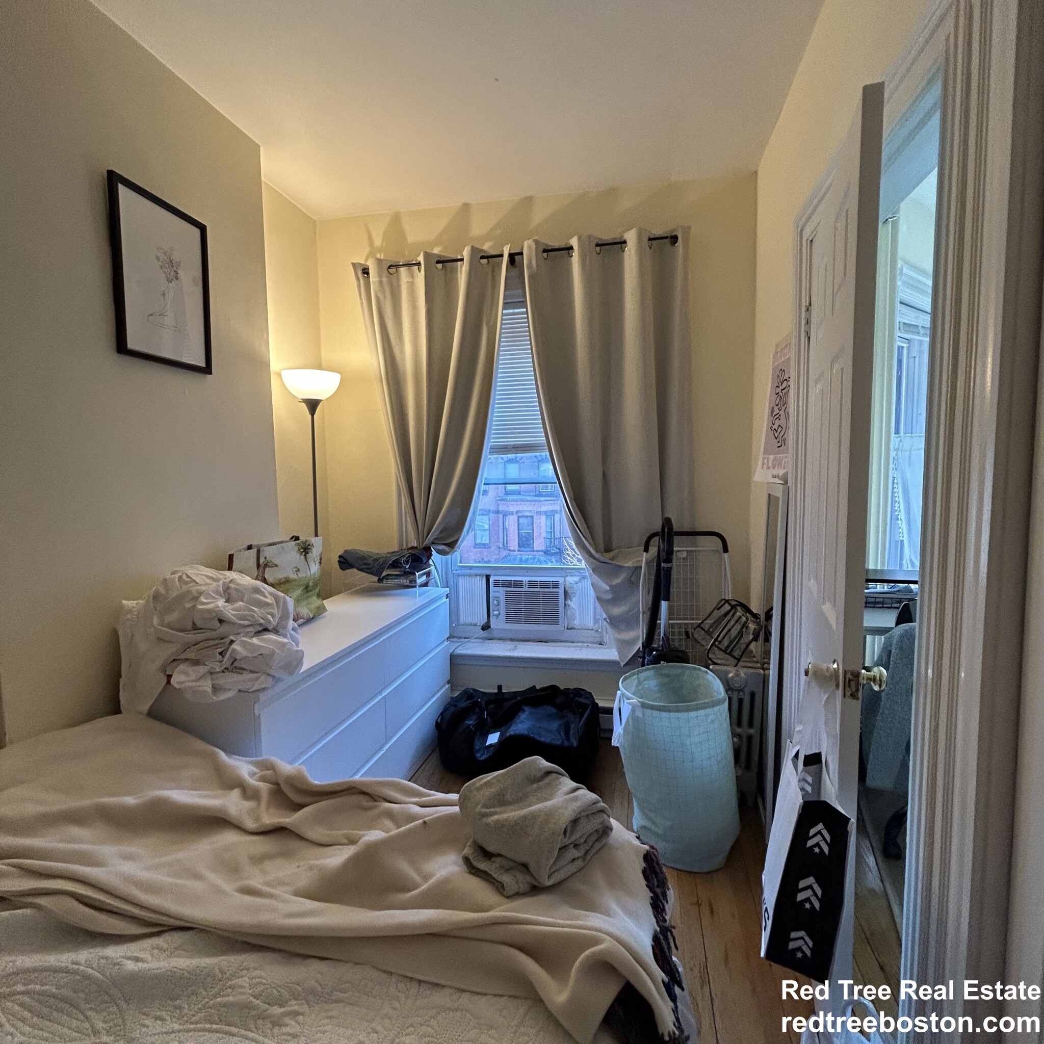 225 Newbury St, Back Bay