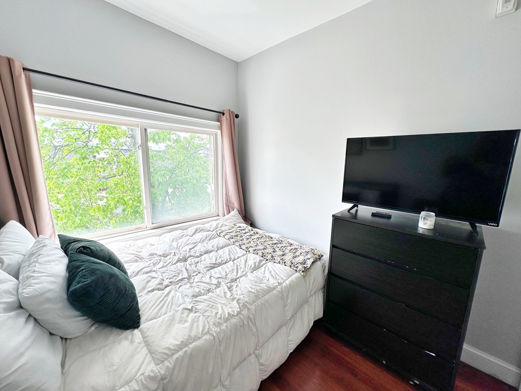 194 Marion St, East Boston