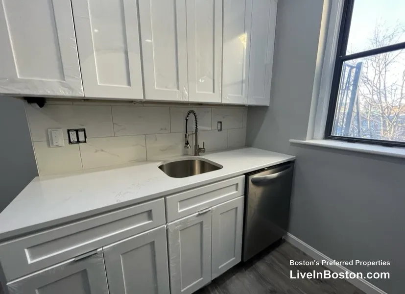 11 Park Dr, Fenway