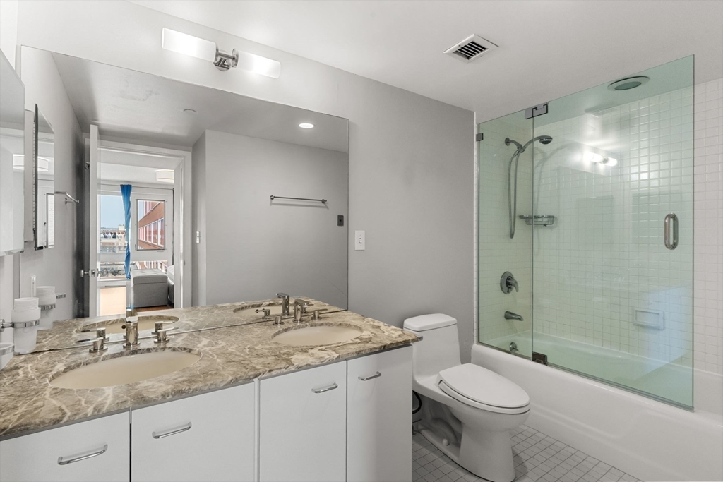 975 Memorial Dr, Harvard Square