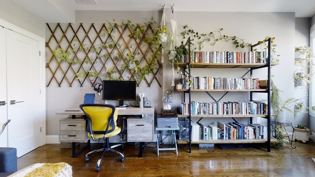 275 Old Colony Ave, South Boston