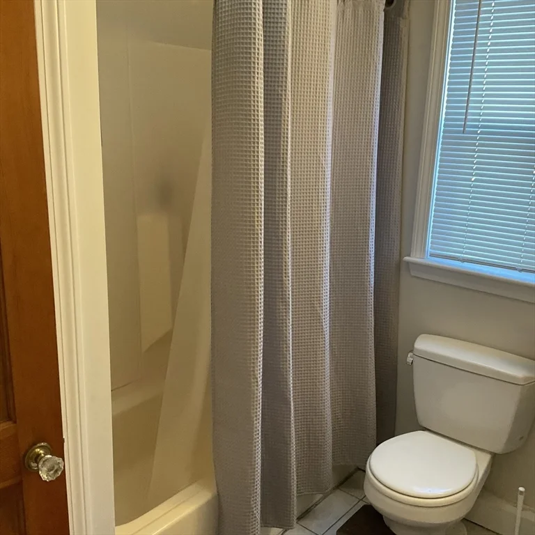 389 Bunker Hill St, Charlestown