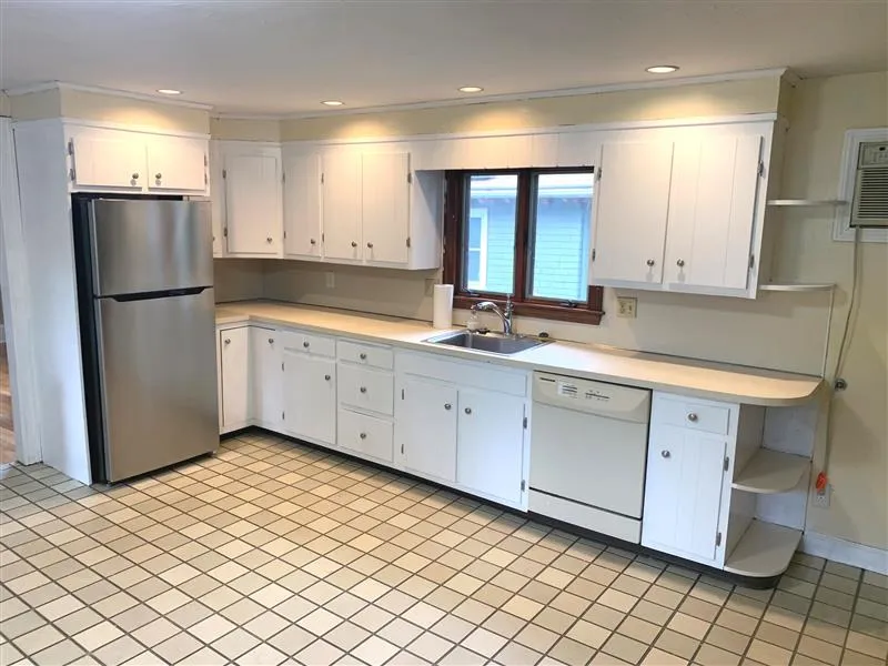 53 Oakland St, Medford