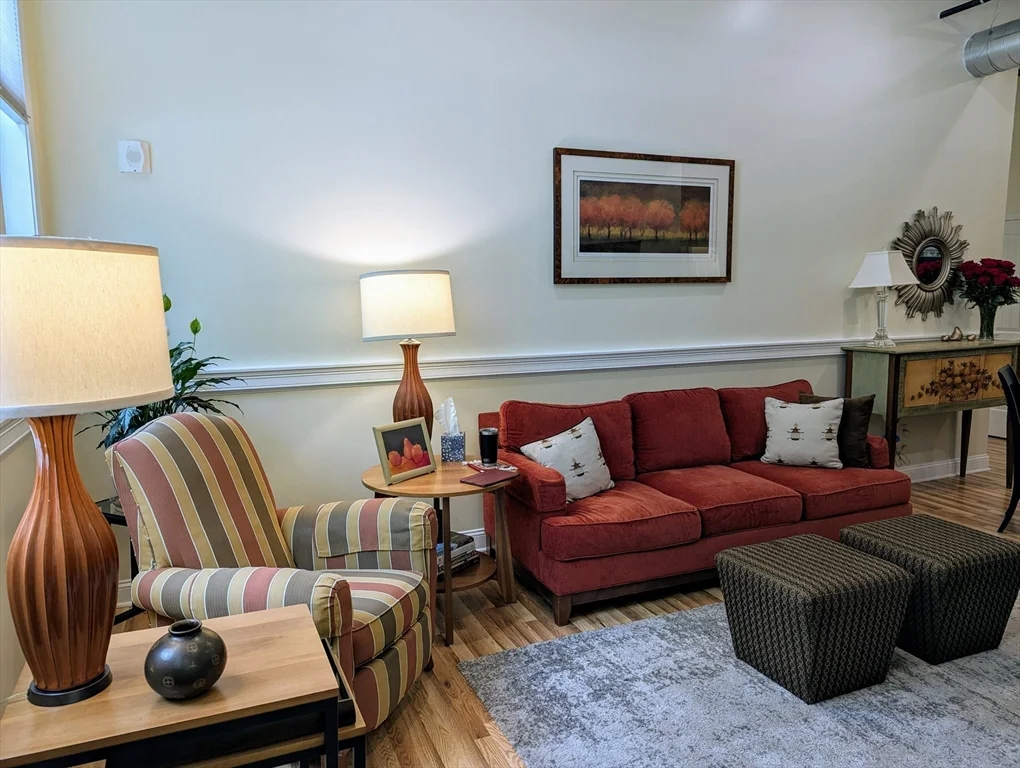 352 Manchaug Rd, Sutton