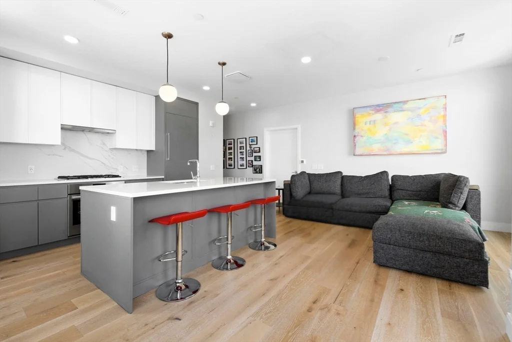 191 Washington St, Brighton
