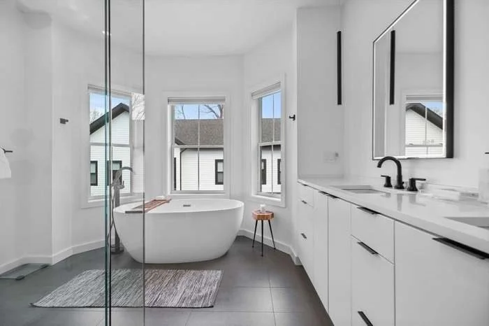 70 Walker St, Newton