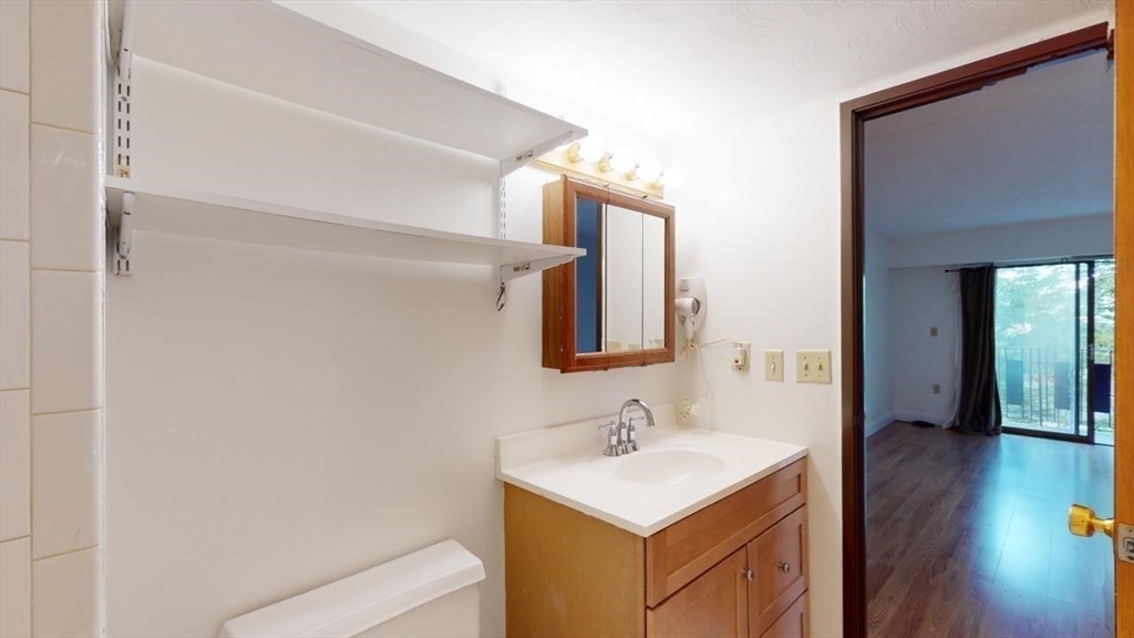 390 Broadway, Winter Hill