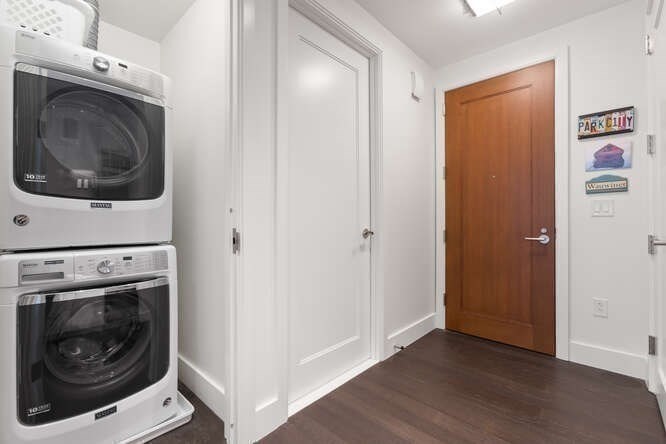 50 Liberty Dr, Seaport District