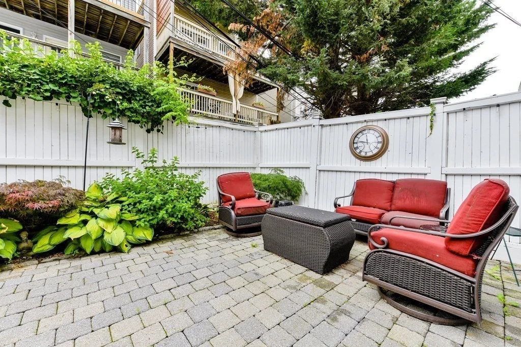 2 Monks St, South Boston