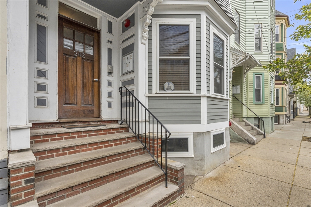 242 W 5th St, South Boston