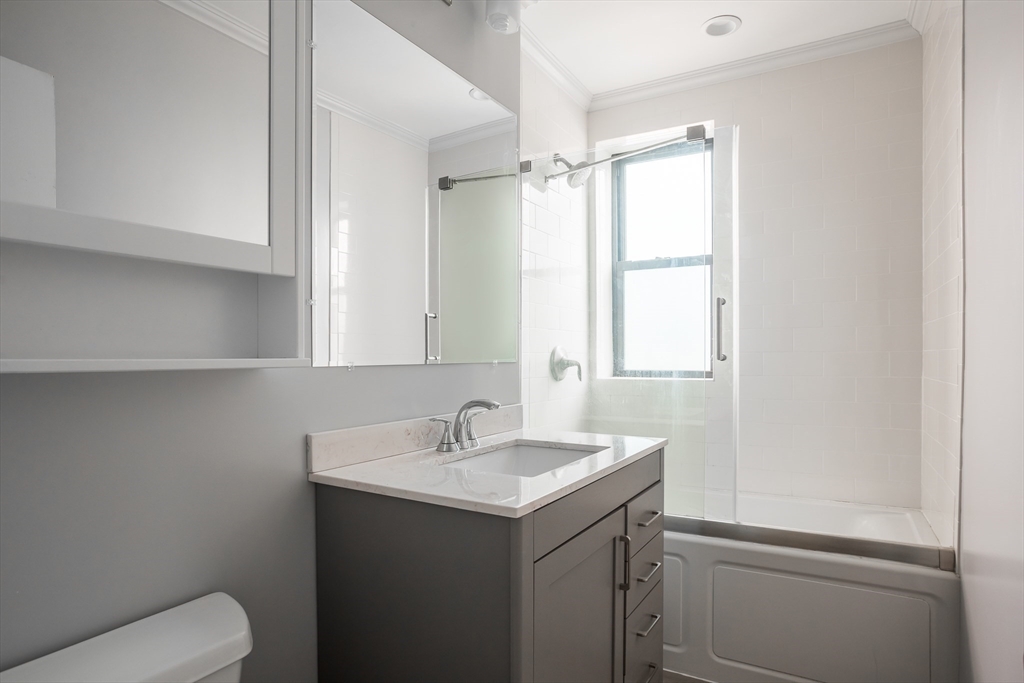 137 Peterborough St, Fenway