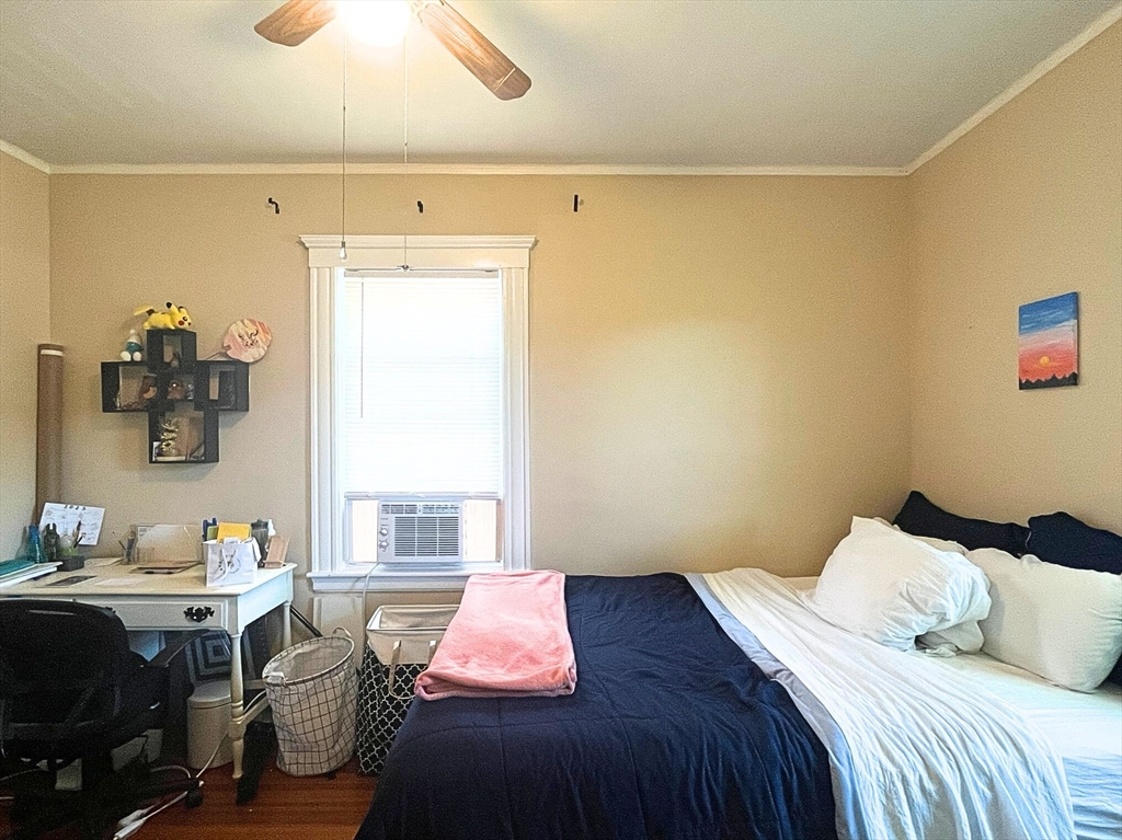 3907 Washington St, Jamaica Plain