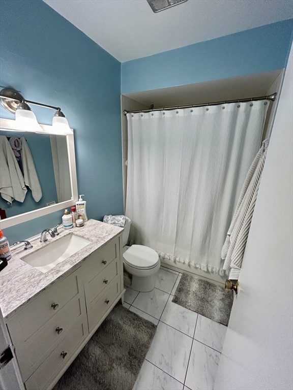 1603 Windsor Dr, Framingham