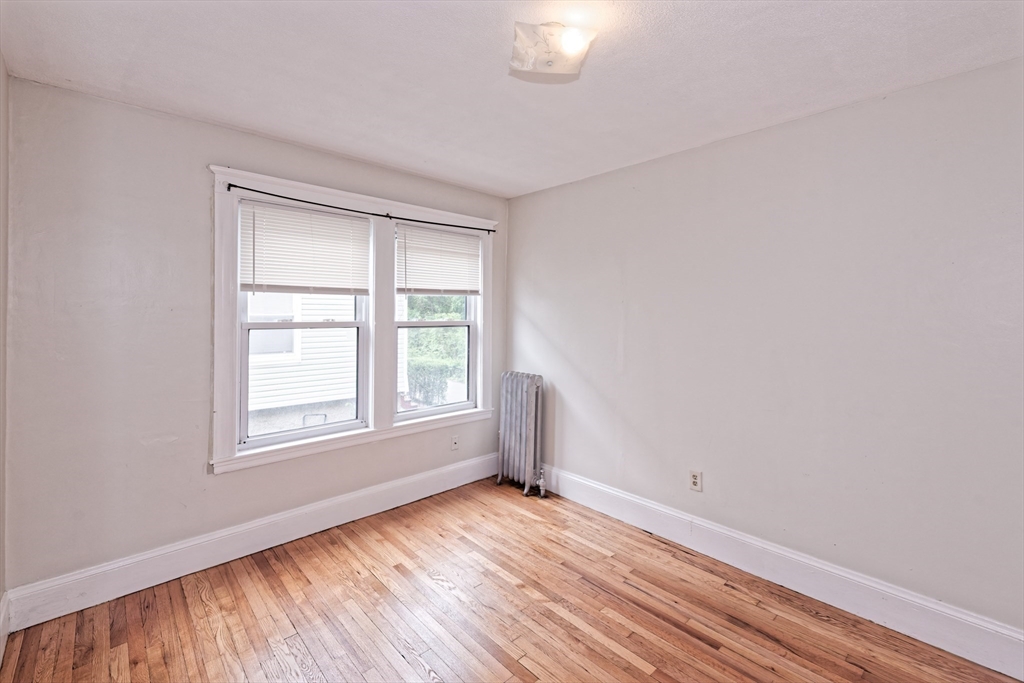 23-25 St James Ter, Newton
