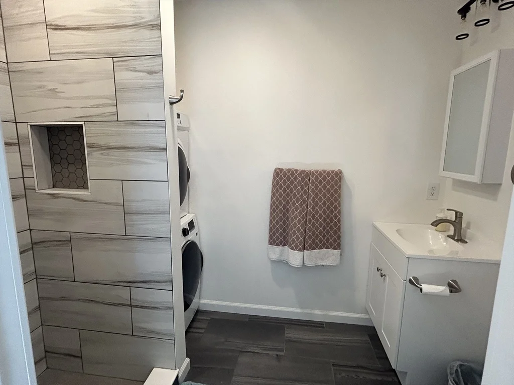 64 Salem St, Medford