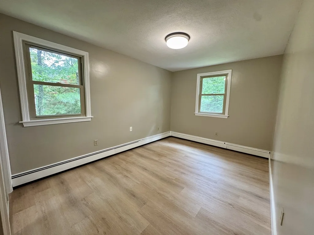 4 Link St, Foxboro