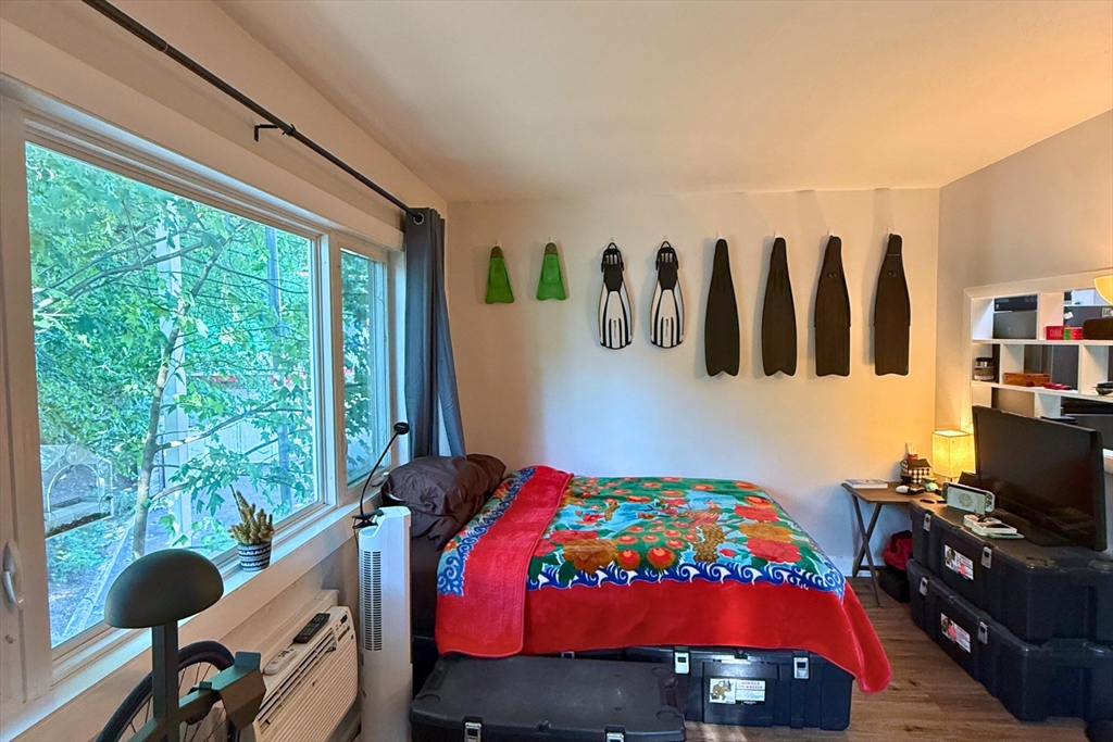 39 Willow St, West Roxbury