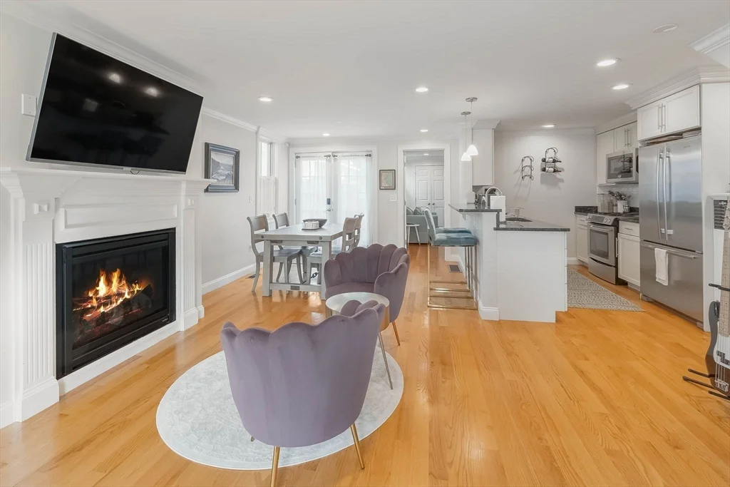 65 Green St, Charlestown