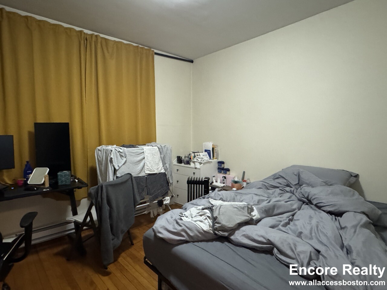 331 Faneuil St, Oak Square