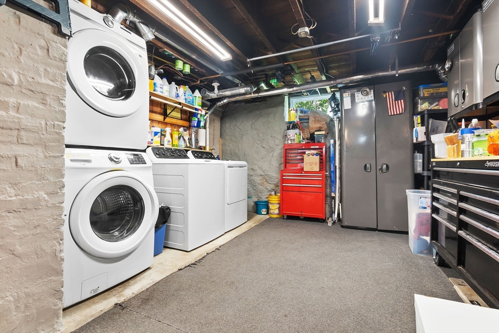 17 Lothrop St, Beverly Cove