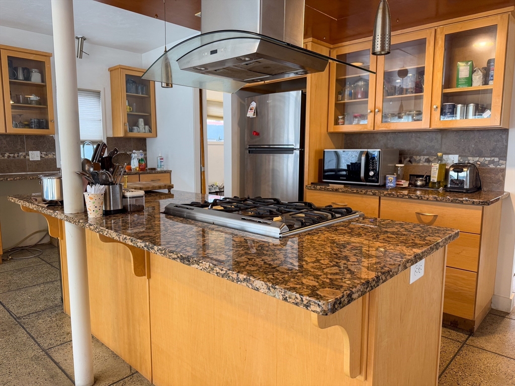 5 Avondale Ave, Billerica