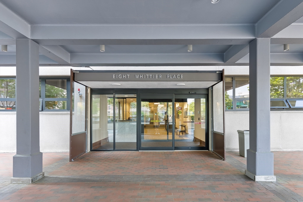 8 Whittier Pl, West End