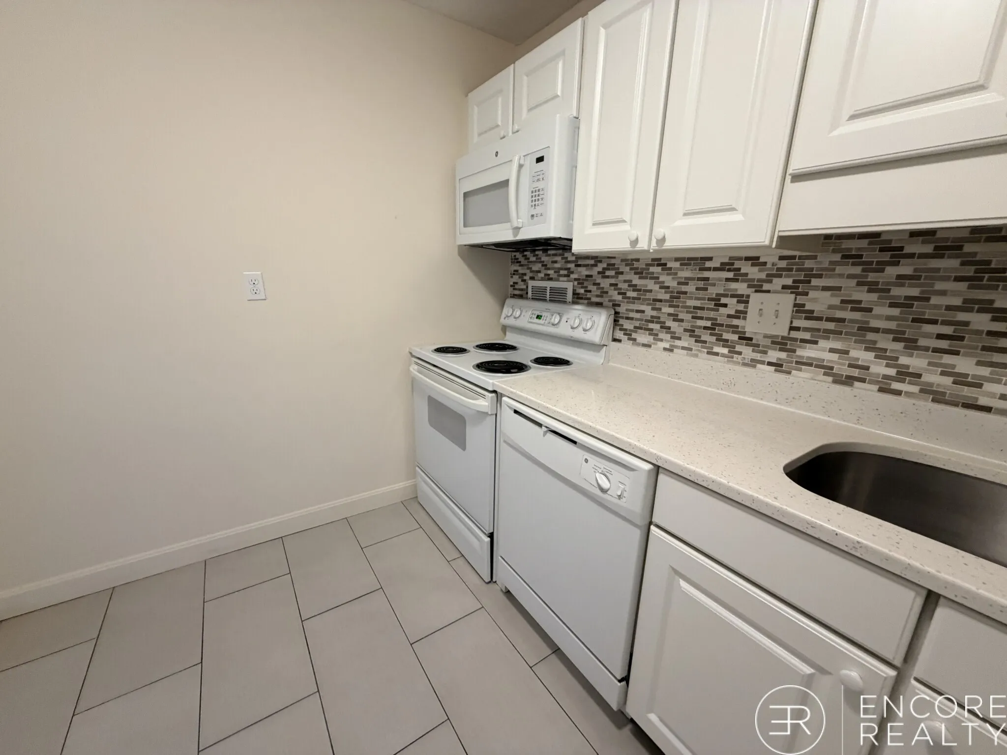 101 Monmouth St, Longwood