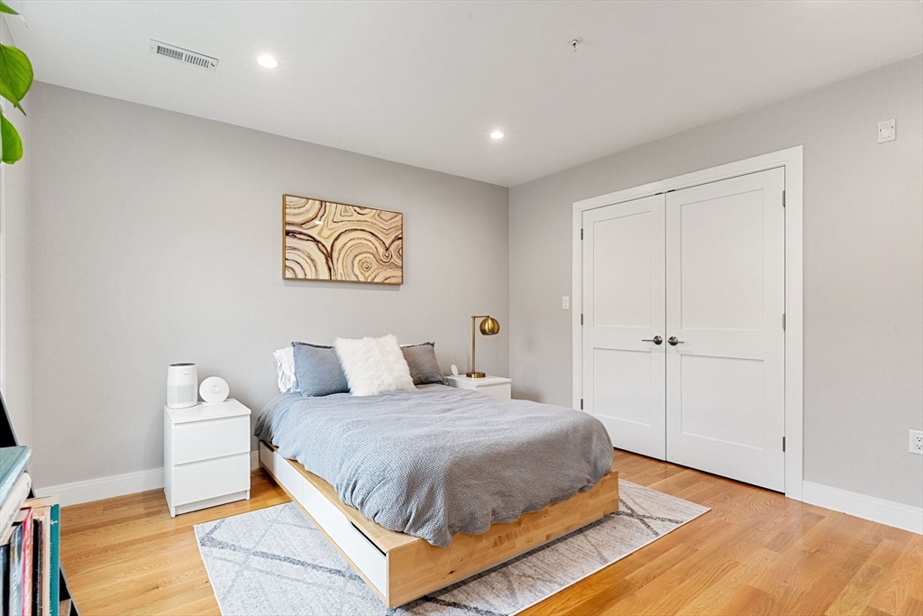 12 Blueberry Hill Ln, Melrose