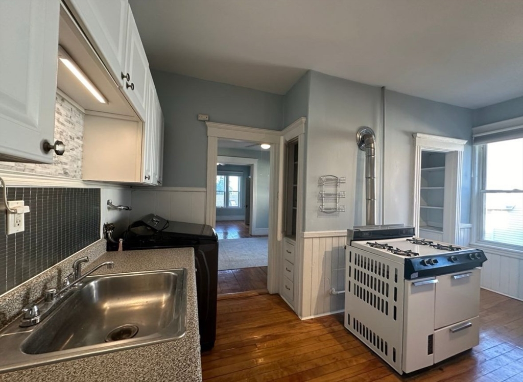 95 May St, West Side