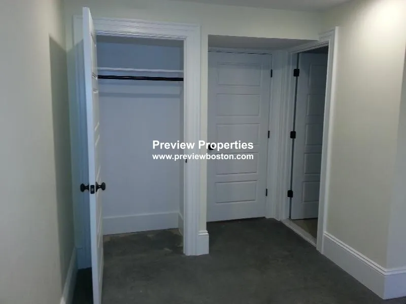 84 Linden St, Allston