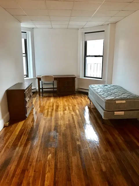 854 Beacon St, Fenway