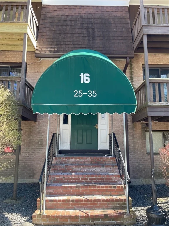 16 Erick Rd, Mansfield