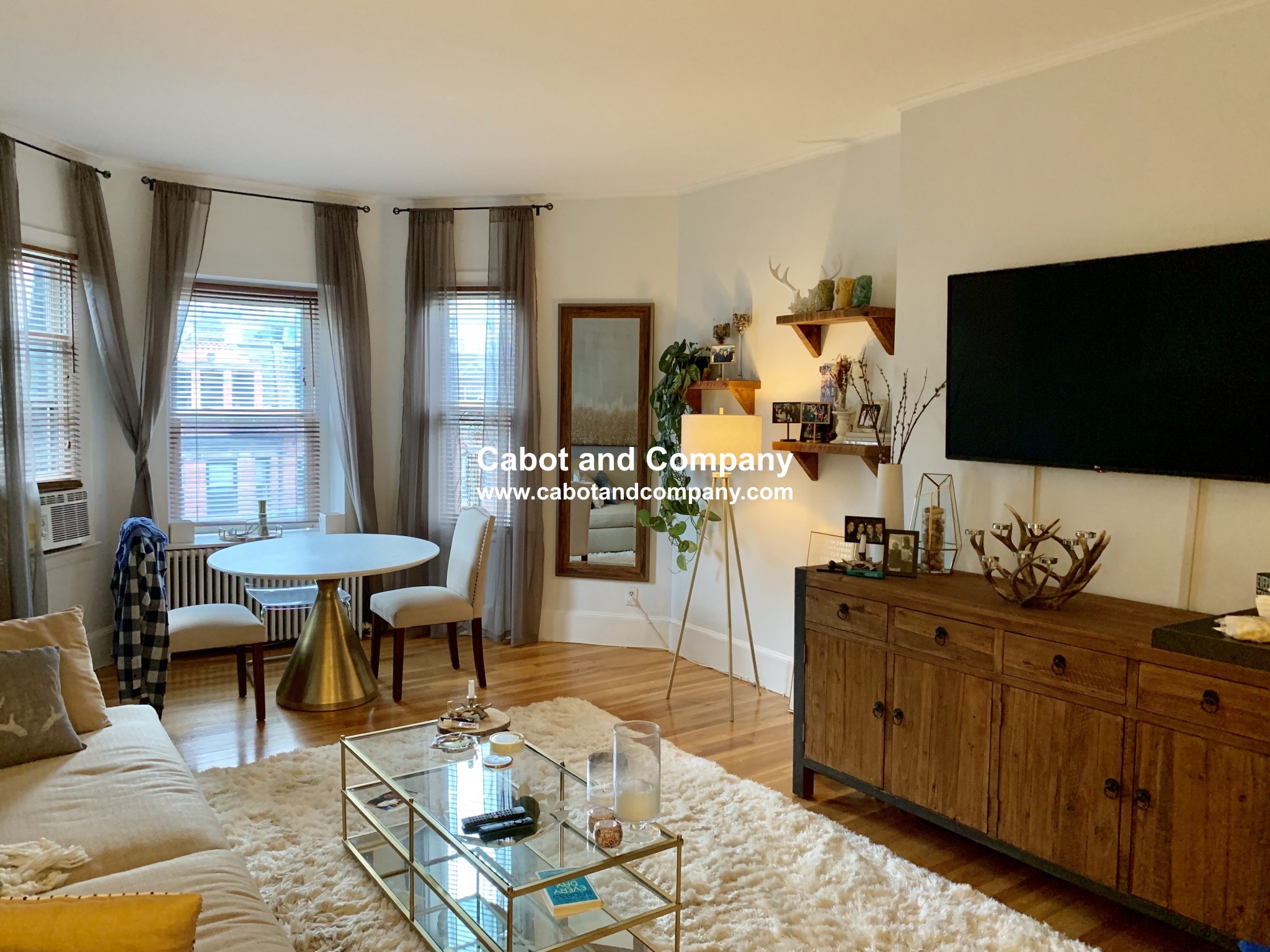 213 Newbury St, Back Bay