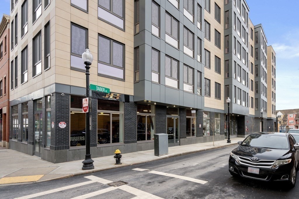 10 Taber St, Boston