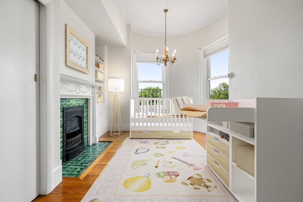 230 Beacon St, Back Bay