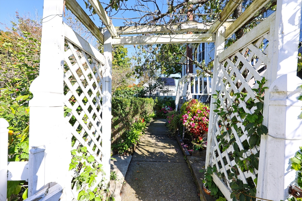 501 Ash St, Brockton